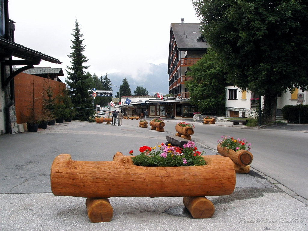 Truhliky, Crans Montana.jpg -            